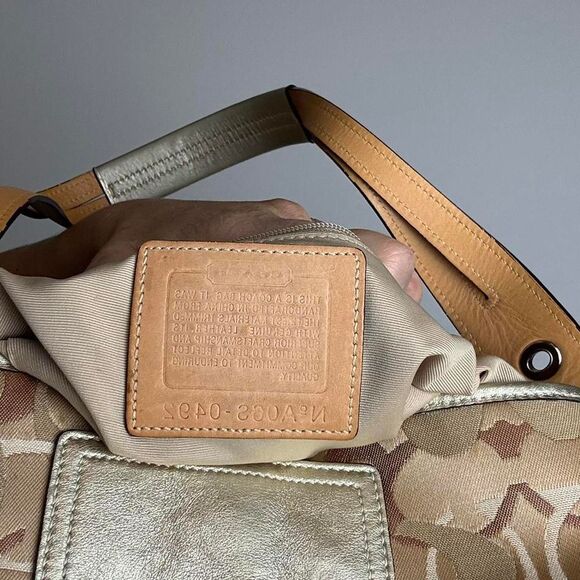 Vintage Y2K Coach Soho Signature Canvas and Leather Baguette Bag - Picture 7 of 7